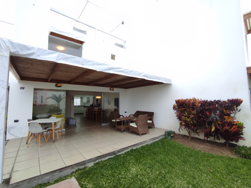 A LA VENTA BELLA CASA DE PLAYA AMOBLADA EN BELLO CONDOMINIO