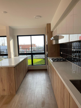 TRIPLEX DE ESTRENO EN CHACARILLA (609-907-1)