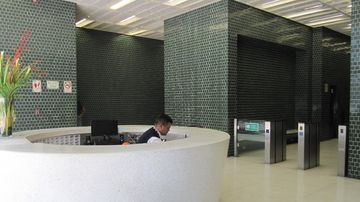 EXCELENTE OFICINA EN ALBERTO DEL CAMPO - URB. ORRANTIA