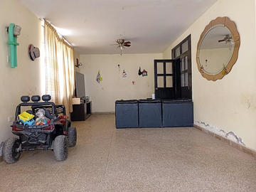 AMPLIA CASA DE 2 PISOS CON COCHERA Y AZOTEA 