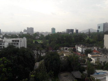 DEPARTAMENTO CON LINDA  VISTA AL GOLF EN CERROS DE CAMACHO 