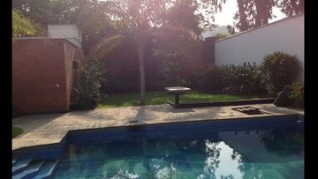 EXCELENTE CASA COMO TERRENO EN LOS ALAMOS - 023226