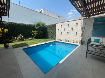 CONDOMINIO 2 PLANTAS - 4 DORMS C/U CON BAÑO - PISCINA