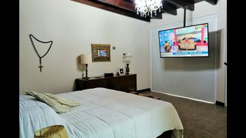 VENDO HERMOSA Y MODERNA CASA PACHACAMAC 500 M²