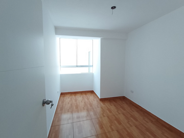 VENTA DE MODERNO DEPARTAMENTO EN PRIMER PISO FRENTE A PARQUE
