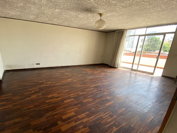 CASA FRENTE A PARQUE EN VENTA,  ZONA RESIDENCIAL DE SURCO