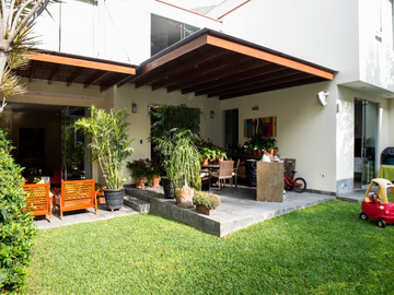 LINDA CASA EN VENTA EN RINCONADA DEL LAGO, LA MOLINA