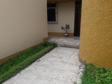 VENDO DEPARTAMENTO AMPLIO EN SAN BORJA