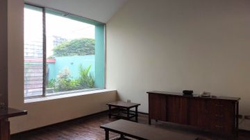 ALQUILO CASA-OFICINA URB. LA RIVERA DE MONTERRICO –LA MOLINA