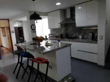 JOSE SABOGAL Cdra.5, Urb. AURORA - CASA en VENTA en MIRAFLORES