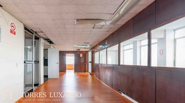 OCASIÓN VENTA DE OFICINA CÉNTRICA + ESTACIONAMIENTO LINCE