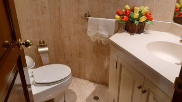 VENDO DEPARTAMENTO EN AV LOS PRECURSORES - SURCO