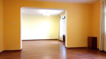 VENTA DE CASA URB. SIRIUS