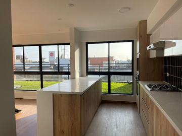 TRIPLEX DE ESTRENO EN CHACARILLA (609-907-1)