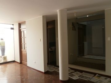 OCASION, CASA EN ESTRENO EN VILLA EL PRADO