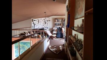 VENDO AMPLIA CASA EN LA ENCANTADA