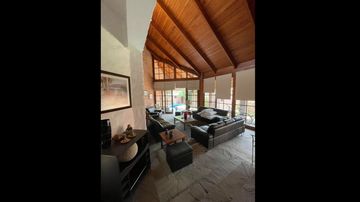 CASA CON PISCINA EN RINCONADO DEL LAGO 