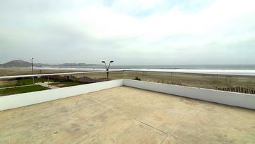 VENTA DE CASA EN MORAVIA II - PRIMERA FILA