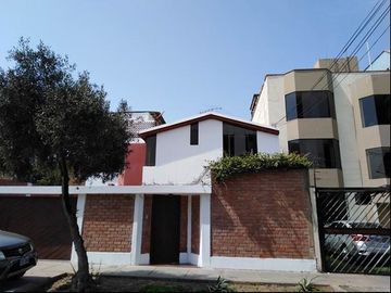 OCASION VENDO CASA EN CORPAC SAN ISIDRO
