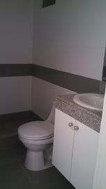 Lindo Departamento con Balcon Vista a Calle 