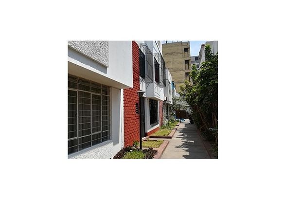 gallery_grid_one
