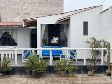 VENTA DE CASA DE PLAYA EN URB. PUNTA ROCAS – PUNTA NEGRA!! 