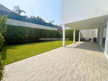 CASA INDEPENDIENTE, 4 DORMITORIOS, 2 ESTACIONAMIENTOS