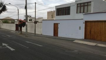 CASA COMO TERRENO EN VENTA EN TACNA 