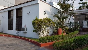 CASA 1000 M2 - 4 DORMS - AMPLIO JARDÍN - RINCONADA LAGO
