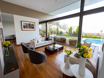 VENTA CASA EN LA PORTADA DE LA PLANICIE, LA MOLINA