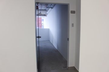 Excelente oficina en edificio ejecutivo de Estreno