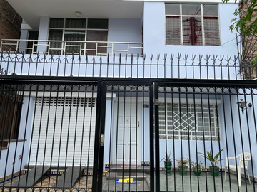 SAN MARTÍN DE PORRES CASA OCASIÓN MUY BIEN UBICADA