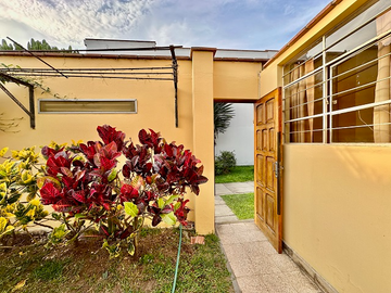 VENDO DEPARTAMENTO ESTILO CASA CON JARDÍN