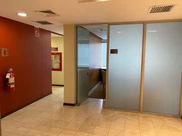 EXCLUSIVA OFICINA EN ALQUILER Y VENTA C.EMP. SAN ISIDRO 