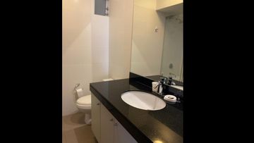 MODERNO DEPARTAMENTO EN VENTA CON LINDA VISTA AL GOLF EN CERROS DE CAMACHO 