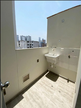 DEPARTAMENTO EN ESTRENO EN MANUEL DEL PINOS-LINCE