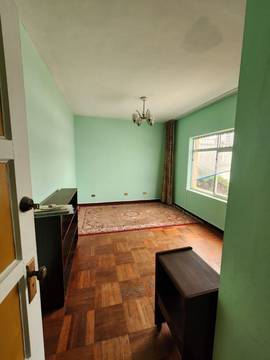 SE VENDE CASA EN SAN ISIDRO