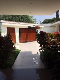 PRECIOSA CASA - UBICACIÓN PRIVILEGIADA - ESTRUCTURA FUNCIONAL