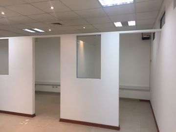 Amplia Oficina de 280 m en Pleno Corazón de Miraflores