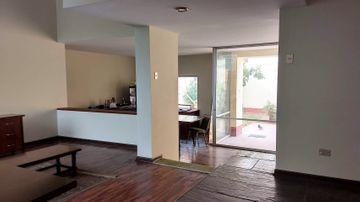ALQUILO CASA-OFICINA URB. LA RIVERA DE MONTERRICO –LA MOLINA