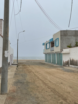 VENTA DE CASA DE PLAYA EN URB. PUNTA ROCAS – PUNTA NEGRA!! 