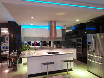 VENTA DEPA MODERNO EN CASUARINAS SURCO - DPTO 2 (609-871-2 LUCY)
