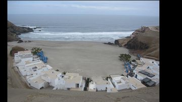 CASA DE PLAYA EN VENTA EN ASIA