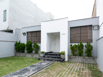 TERRENO CON EXCELENTE UBICACIÓN EN SAN ISIDRO, VALLE RIESTRA