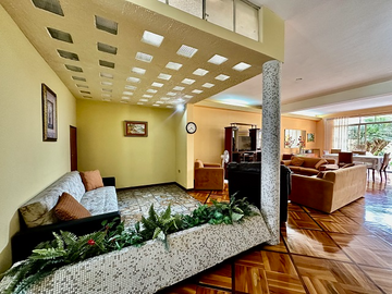 VENDO DEPARTAMENTO ESTILO CASA CON JARDÍN
