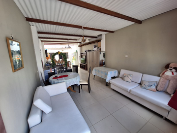 SE VENDE CASA EN PUNTA HERMOSA
