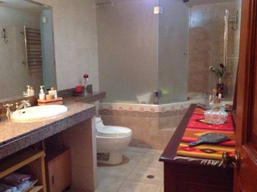 LINDA CASA EN VENTA 4 PISOS SURCO
