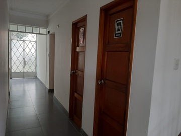 VENTA CASA PARA OFICINA,  SAN ISIDRO CERCA AL HOSPITAL FAP