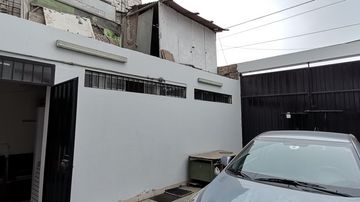 LOCAL COMERCIAL 4 PISOS