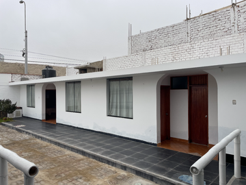 VENTA DE CASA DE PLAYA EN URB. PUNTA ROCAS – PUNTA NEGRA!! 